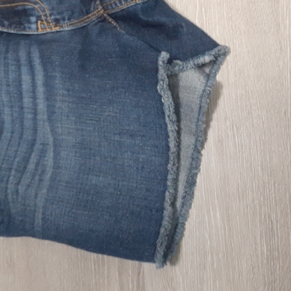 Gap Sexy Boyfriend Short - Picture 4 of 10